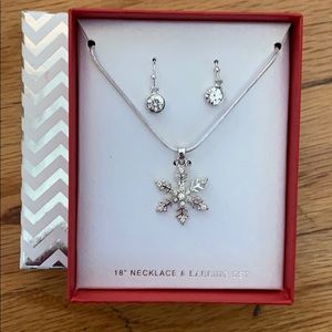 18’ inch snowflake necklace & earring set